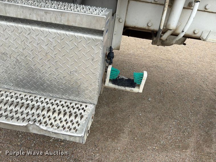 image for item FK3799 1999 Peterbilt 357 ready mix truck