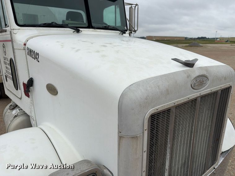 image for item FK3799 1999 Peterbilt 357 ready mix truck