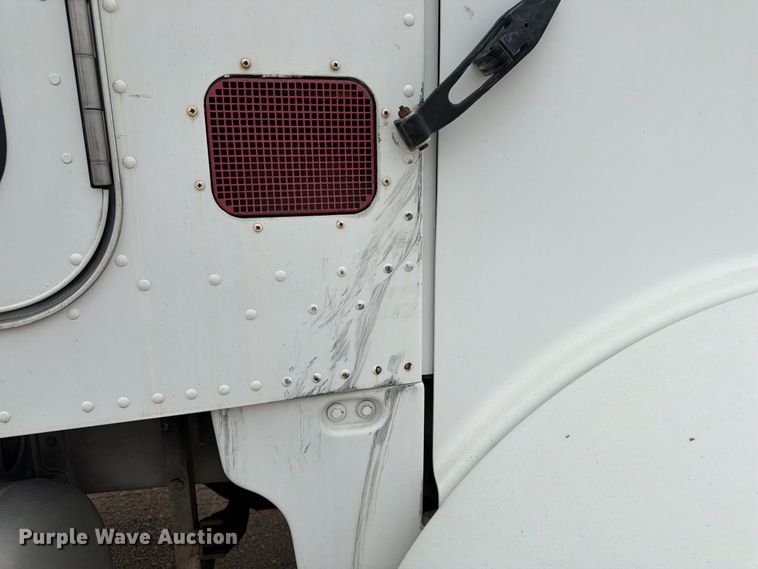 image for item FK3799 1999 Peterbilt 357 ready mix truck