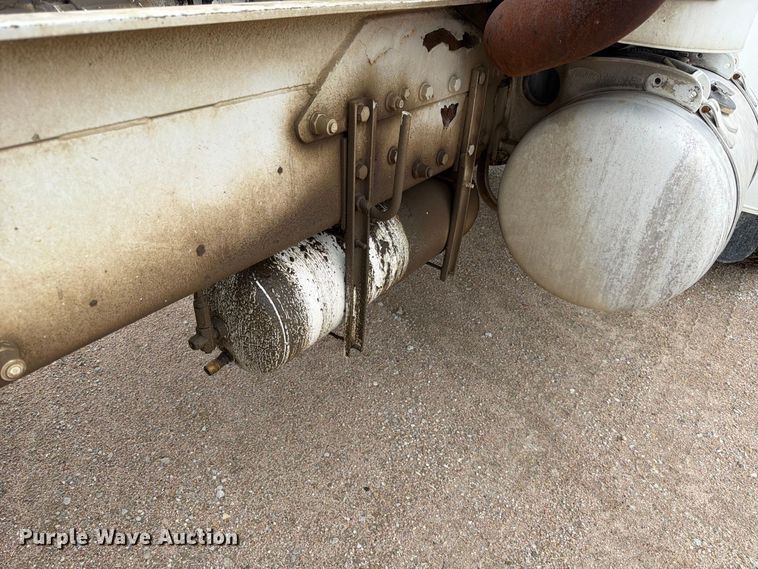 image for item FK3799 1999 Peterbilt 357 ready mix truck