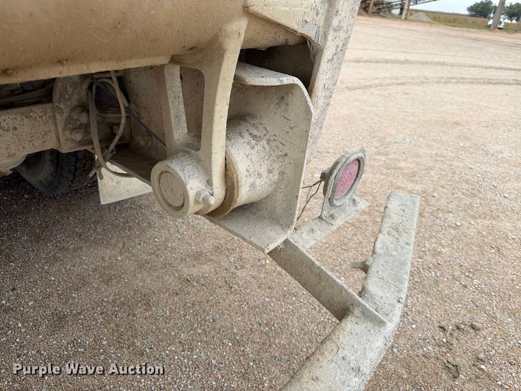 image for item FK3799 1999 Peterbilt 357 ready mix truck