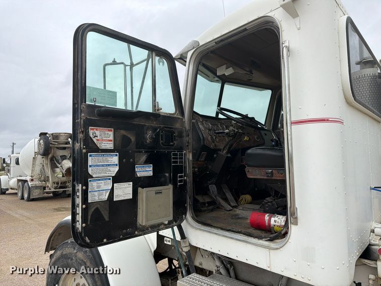 image for item FK3799 1999 Peterbilt 357 ready mix truck