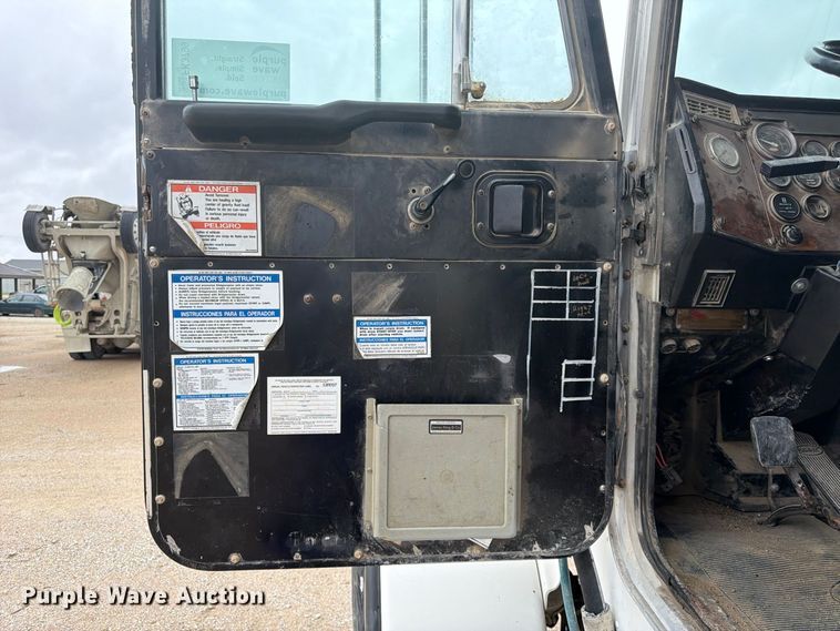 image for item FK3799 1999 Peterbilt 357 ready mix truck