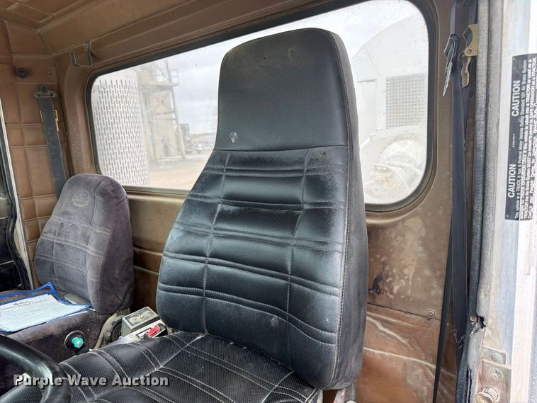 image for item FK3799 1999 Peterbilt 357 ready mix truck