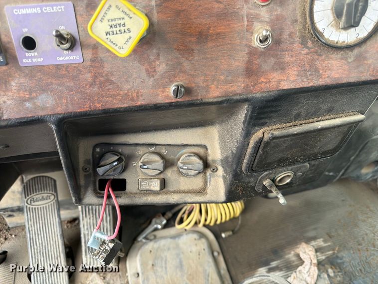 image for item FK3799 1999 Peterbilt 357 ready mix truck