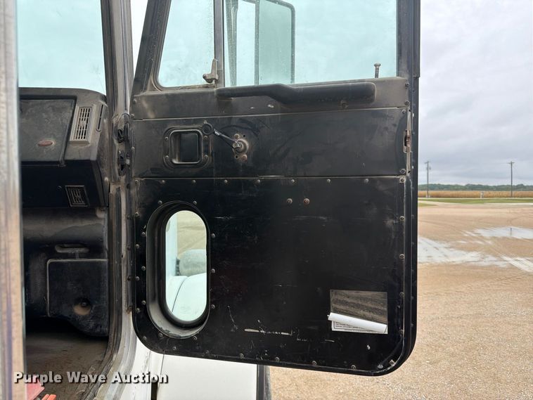 image for item FK3799 1999 Peterbilt 357 ready mix truck