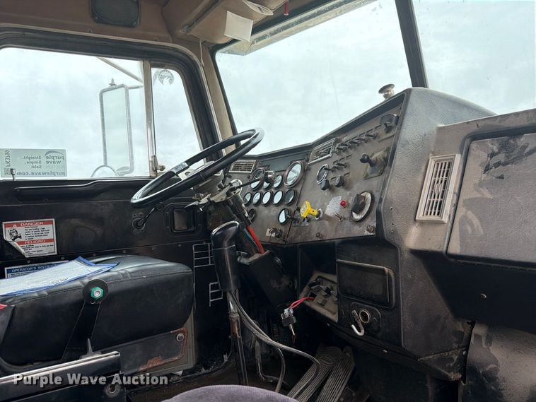 image for item FK3799 1999 Peterbilt 357 ready mix truck