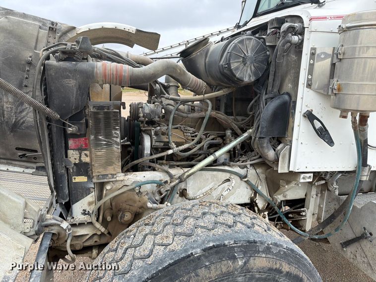 image for item FK3799 1999 Peterbilt 357 ready mix truck