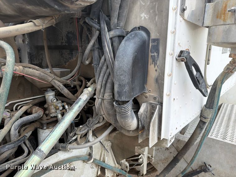 image for item FK3799 1999 Peterbilt 357 ready mix truck