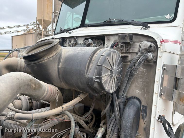 image for item FK3799 1999 Peterbilt 357 ready mix truck