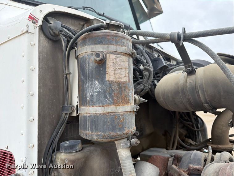 image for item FK3799 1999 Peterbilt 357 ready mix truck