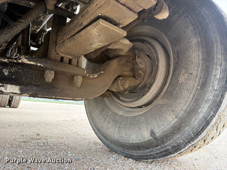 image for item FK3799 1999 Peterbilt 357 ready mix truck