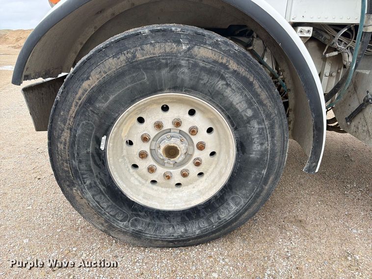 image for item FK3799 1999 Peterbilt 357 ready mix truck