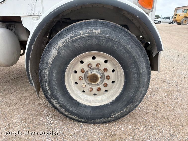 image for item FK3799 1999 Peterbilt 357 ready mix truck