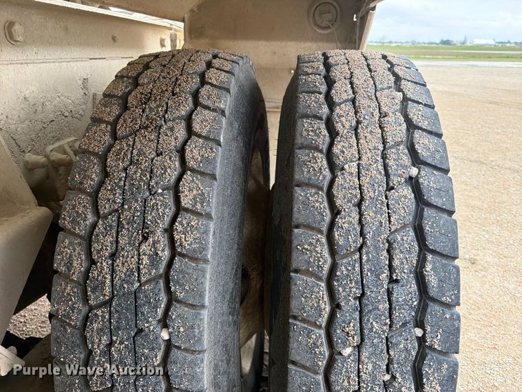 image for item FK3799 1999 Peterbilt 357 ready mix truck