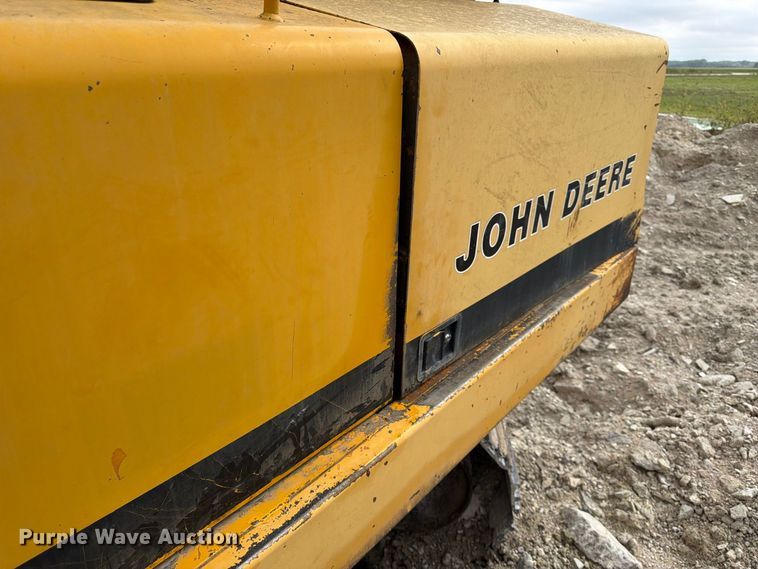 image for item FK3800 1990 John Deere 690D-LC excavator