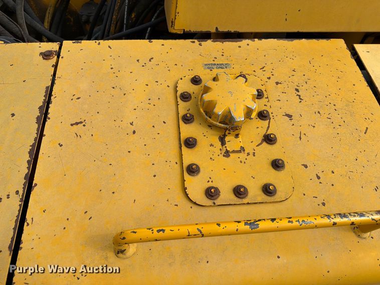 image for item FK3800 1990 John Deere 690D-LC excavator