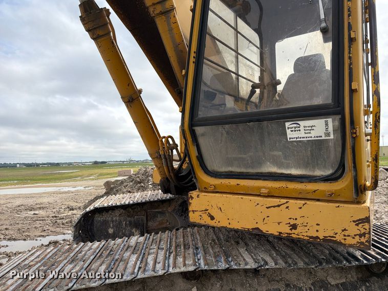 image for item FK3800 1990 John Deere 690D-LC excavator
