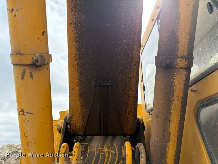 image for item FK3800 1990 John Deere 690D-LC excavator