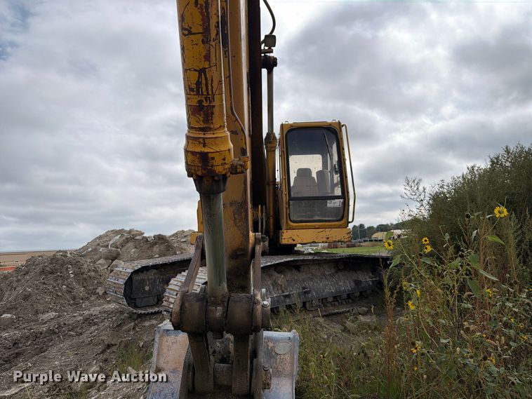 image for item FK3800 1990 John Deere 690D-LC excavator