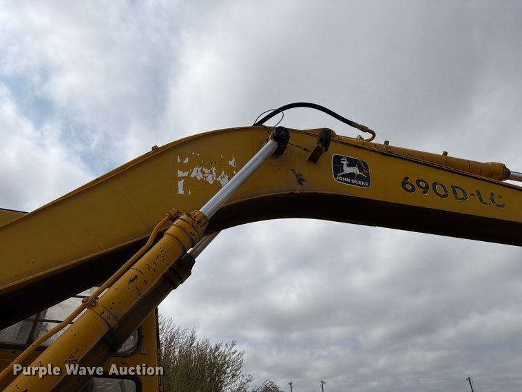 image for item FK3800 1990 John Deere 690D-LC excavator