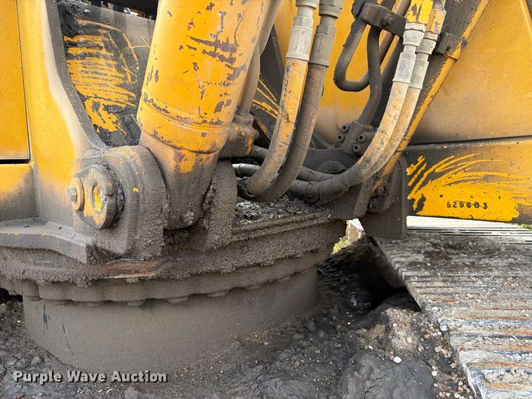 image for item FK3800 1990 John Deere 690D-LC excavator