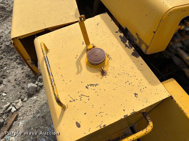 image for item FK3800 1990 John Deere 690D-LC excavator