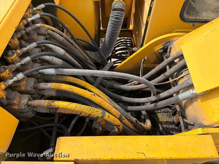 image for item FK3800 1990 John Deere 690D-LC excavator