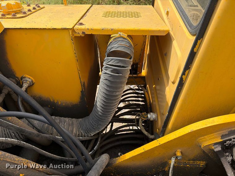 image for item FK3800 1990 John Deere 690D-LC excavator