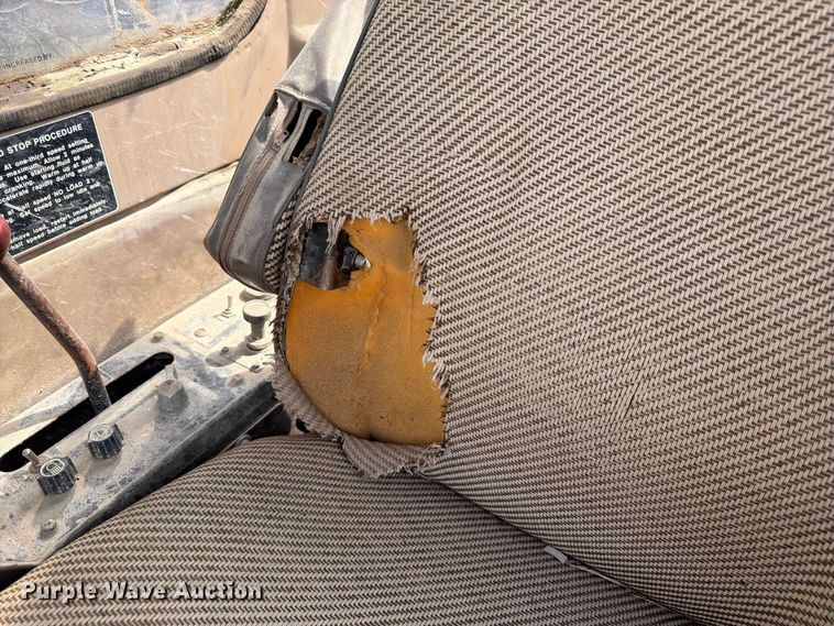 image for item FK3800 1990 John Deere 690D-LC excavator