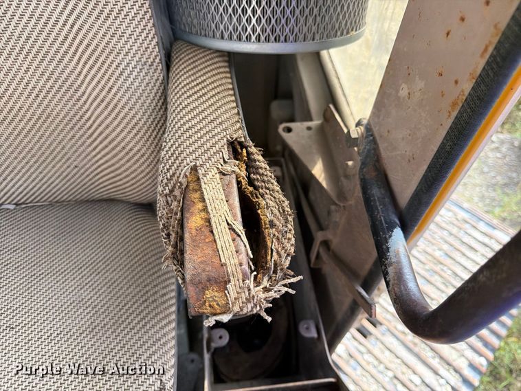 image for item FK3800 1990 John Deere 690D-LC excavator