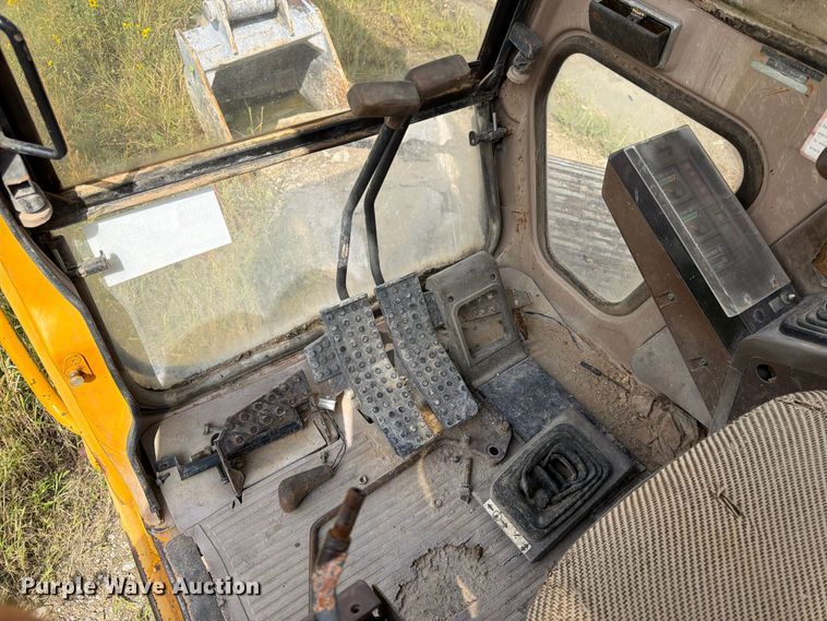 image for item FK3800 1990 John Deere 690D-LC excavator
