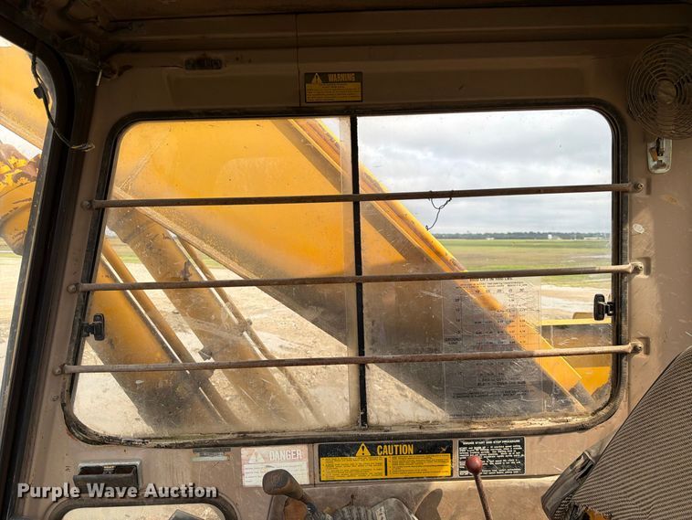 image for item FK3800 1990 John Deere 690D-LC excavator