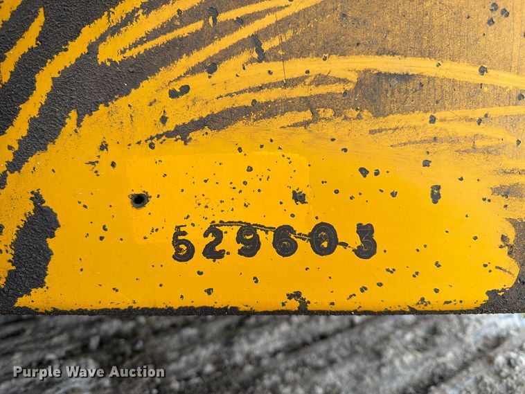 image for item FK3800 1990 John Deere 690D-LC excavator