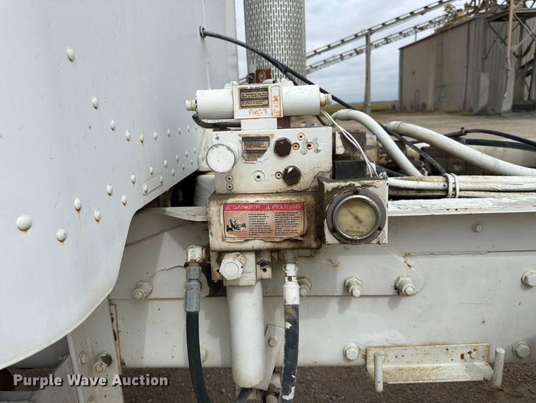 image for item FK3801 1999 Peterbilt 357 ready mix truck