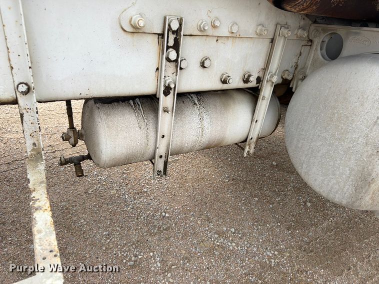 image for item FK3801 1999 Peterbilt 357 ready mix truck