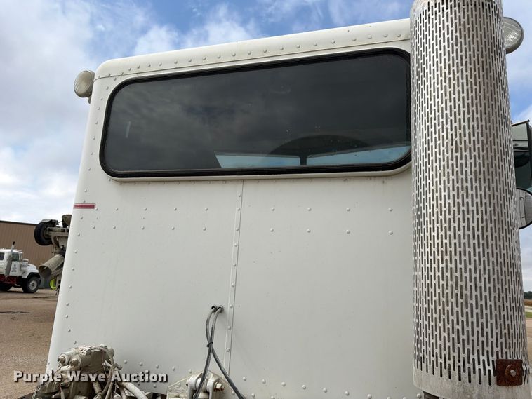image for item FK3801 1999 Peterbilt 357 ready mix truck