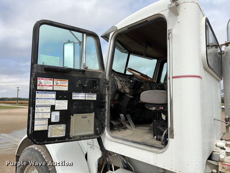 image for item FK3801 1999 Peterbilt 357 ready mix truck
