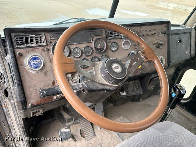 image for item FK3801 1999 Peterbilt 357 ready mix truck