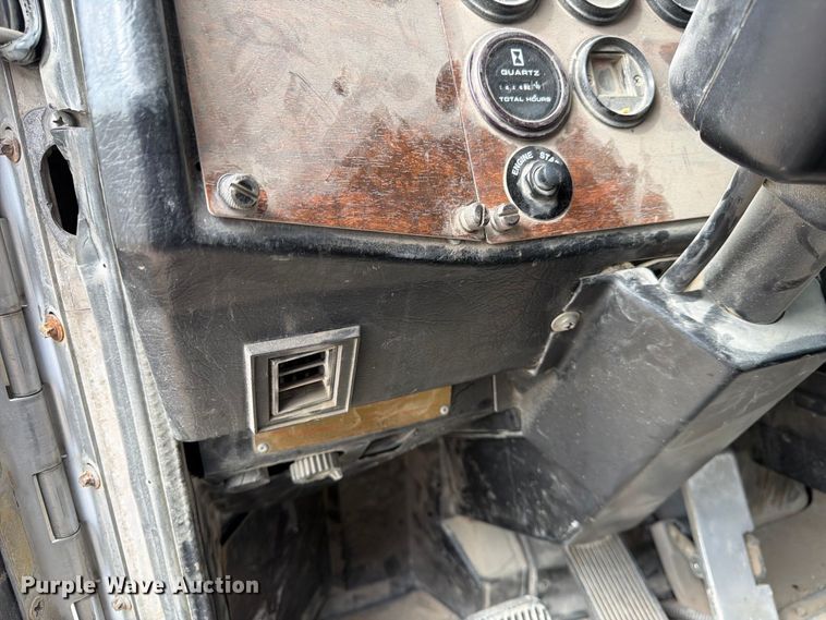 image for item FK3801 1999 Peterbilt 357 ready mix truck