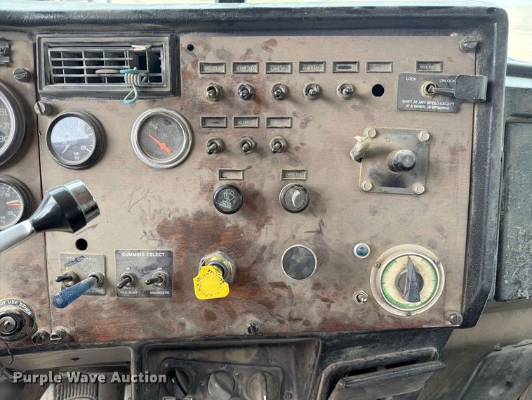 image for item FK3801 1999 Peterbilt 357 ready mix truck