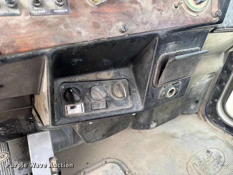 image for item FK3801 1999 Peterbilt 357 ready mix truck