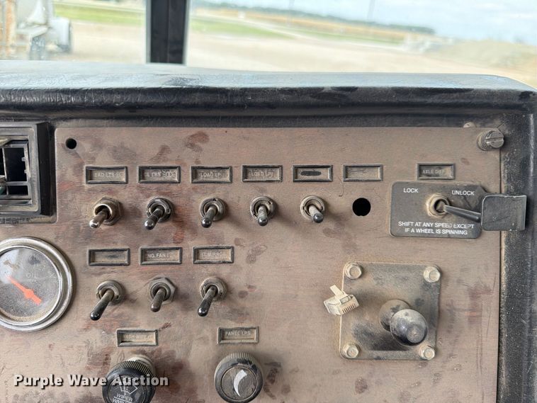 image for item FK3801 1999 Peterbilt 357 ready mix truck