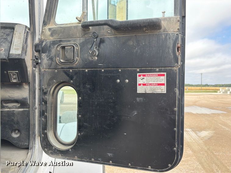image for item FK3801 1999 Peterbilt 357 ready mix truck