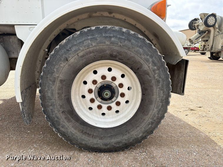 image for item FK3801 1999 Peterbilt 357 ready mix truck