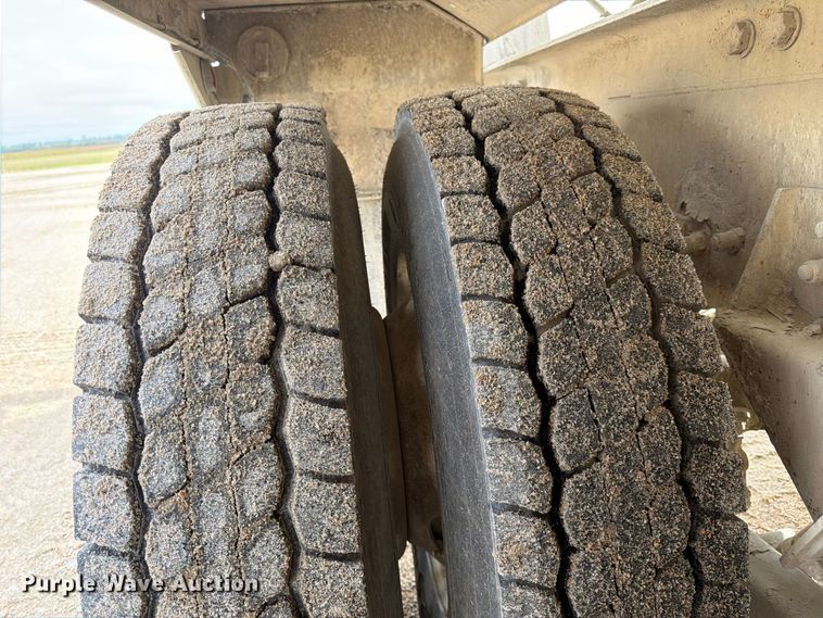 image for item FK3801 1999 Peterbilt 357 ready mix truck
