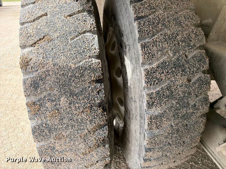 image for item FK3801 1999 Peterbilt 357 ready mix truck