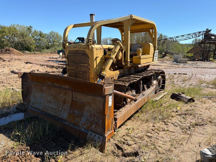 image for item FK3804 1970 Caterpillar D7 dozer