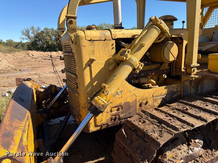 image for item FK3804 1970 Caterpillar D7 dozer
