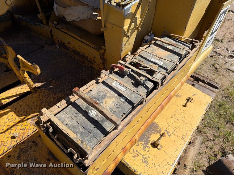 image for item FK3804 1970 Caterpillar D7 dozer